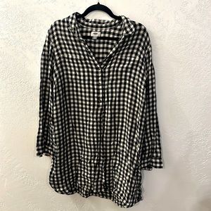 Black and white checkered tunic top